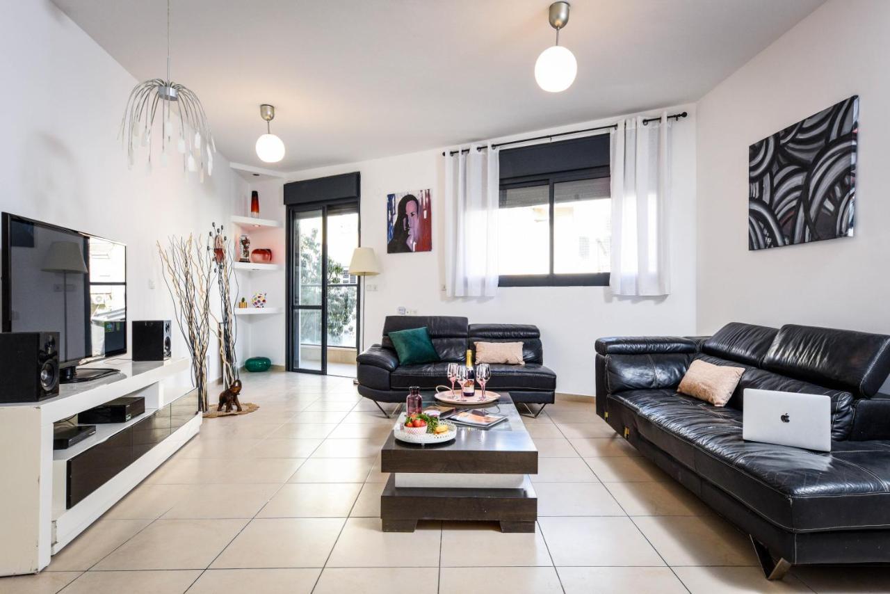 Stunning 2Br Apt W Balcony In City Center By Sea N' Rent Tel Aviv-Jaffa Exterior foto